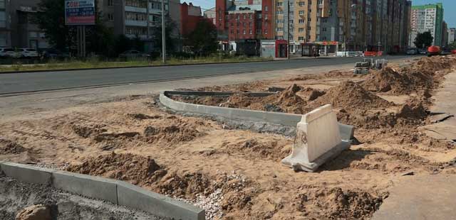 Протиснутся не все: узкие заезды во дворы домов по ул. Петрищева пугают дзержинцев