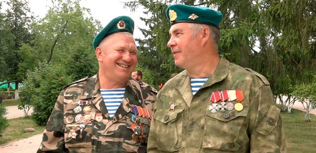 Расплескалась синева: день Воздушно-десантных войск отметили в Дзержинске