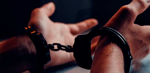 Неудачная кража: поддатого квартирного вора задержали дзержинские полицейские недалеко от места преступления
