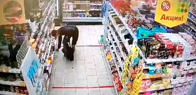 Чай c консервами: дзержинец умыкнул с прилавка магазина продукты и был пойман