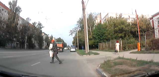 Обратная связь: пешеходы-нарушители встречаются на дорогах Дзержинска