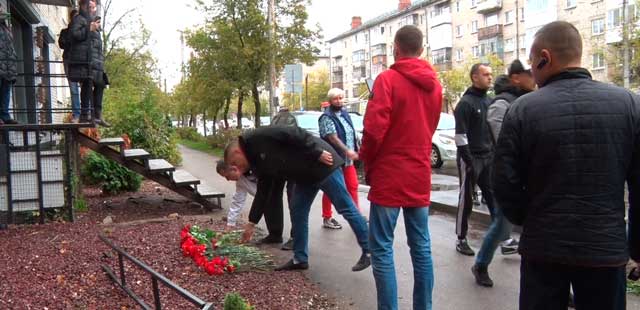 Акция памяти: дзержинские таксисты простились с погибшим в ДТП Владиславом Макеевым