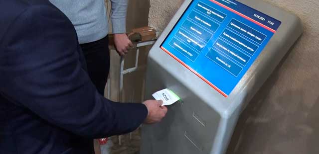 Для удобства граждан: в дзержинском управлении социальной защиты открыли электронную очередь