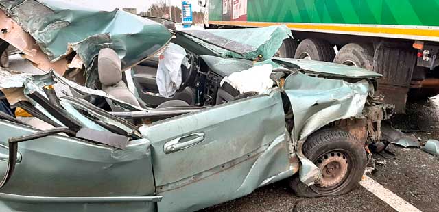 Влетел по полной: легковушка въехала в большегруз на трассе М7 недалеко от Дзержинска