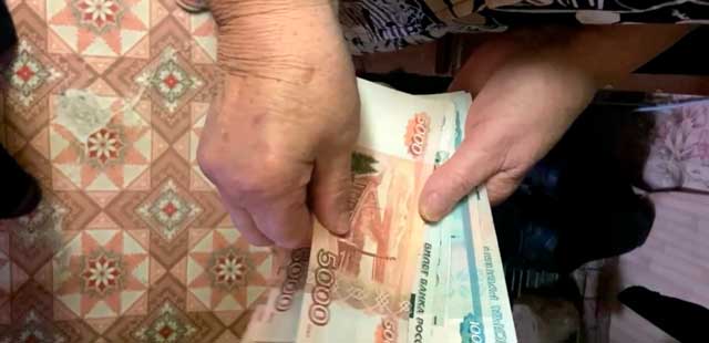 Чреватая доверчивость: пожилая жительница Дзержинска потеряла деньги на «помощи» внучке