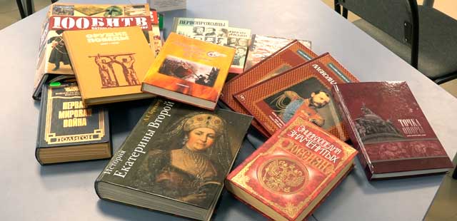Дарите книги с любовью: дзержинские библиотеки присоединились к всероссийской акции