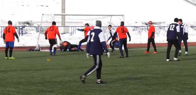 Мяч в игре: соревнования по футболу и волейболу прошли в Дзержинске