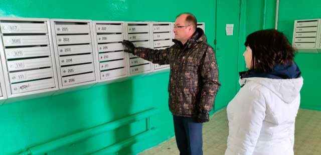 Право на комфорт: житель Дзержинска с помощью ГЖИ добился ремонта в своем подъезде