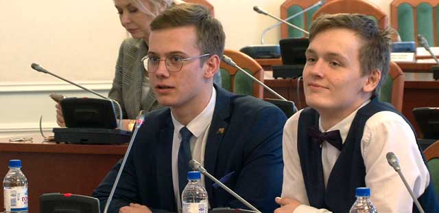 Открытый разговор: одаренные дети с экскурсией посетили Законодательное собрание Нижегородской области