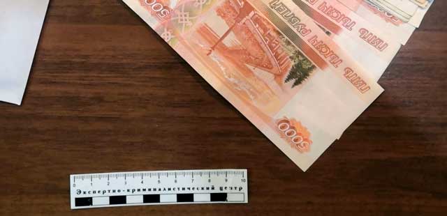 Нечистые на руку: двое полицейских предстанут перед судом за получение взятки в Дзержинске