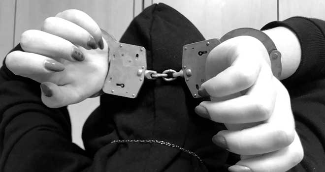 Криминальная парочка: юношу и девушку задержали в Дзержинске по подозрению в сбыте наркотиков