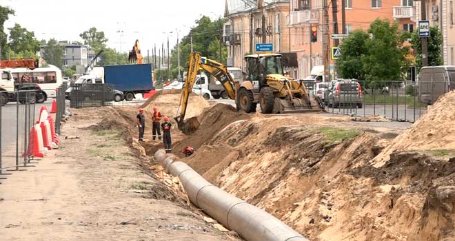 Ждать уже недолго: названа примерная дата окончания строительства водовода на пр. Ленина в Дзержинске
