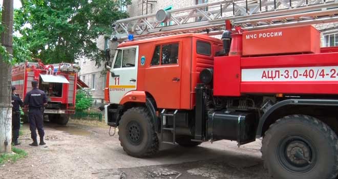 Огненный инцидент: пожар вспыхнул в квартире трехэтажного дома в Дзержинске