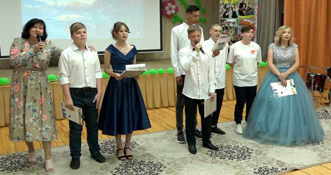 В добрый путь: выпускной прошел у старшеклассников санаторного детского дома в Дзержинске