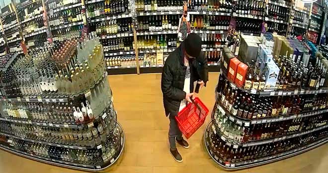 Мимо кассы: воришка со стажем был задержан дзержинскими полицейскими