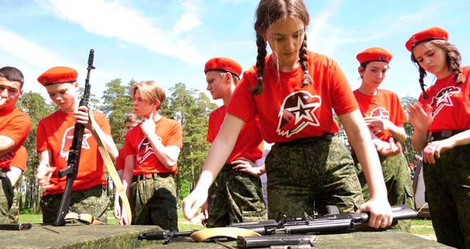 Подводя итоги: общегородской слет юнармейских отрядов прошел в Дзержинске
