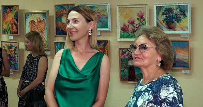 Творец в каждом: выставка студии «Art&Love» открылась в дзержинском Доме книги