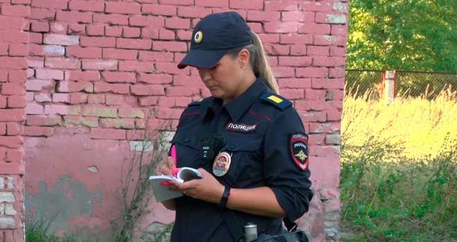 Дело было вечером, делать было нечего: на территорию закрытой дзержинской школы вновь проникли посторонние