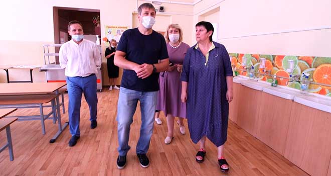 Полная готовность: школы Дзержинска ждут встречи со своими учениками