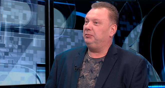 «Говорит Дзержинск». Шум за сценой
