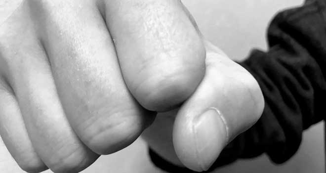 Сыновья бессердечность: за повторное избиение родной матери на дзержинца заведено уголовное дело