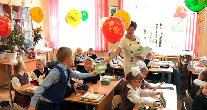 С Днём знаний: депутаты Гордумы Дзержинска поздравили ребят с 1 сентября