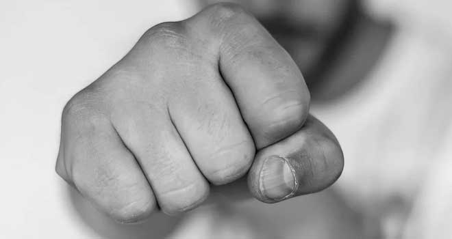 Неудавшиеся посиделки: мужчина скончался на лестничной клетке одного из домов в Дзержинске