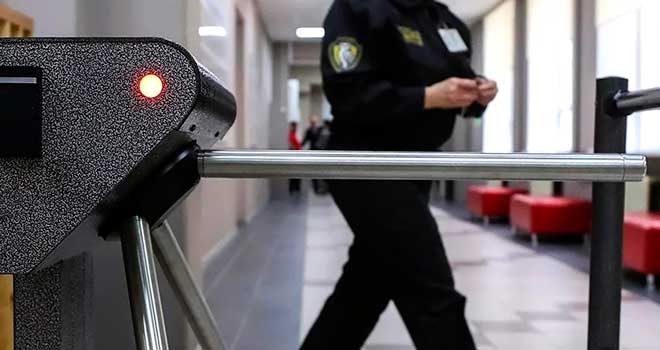 Меры предосторожности: безопасность детей в школах обсудили в Дзержинске