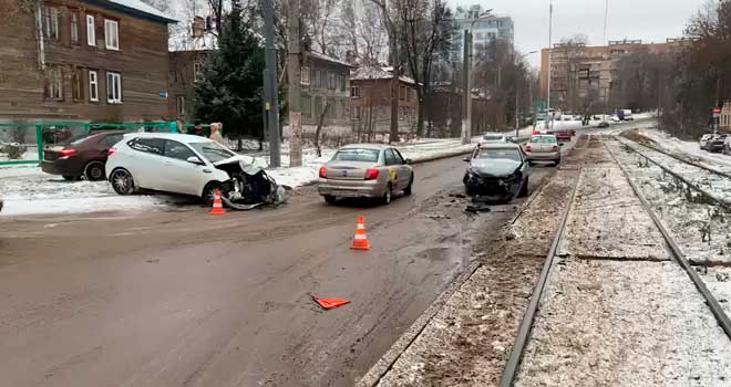 Замело: резкие перемены в погоде усложнили ситуацию на дорогах Нижегородской области