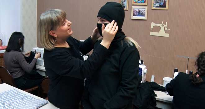 Швейный батальон: дзержинские мастерицы изготавливают одежду для бойцов СВО