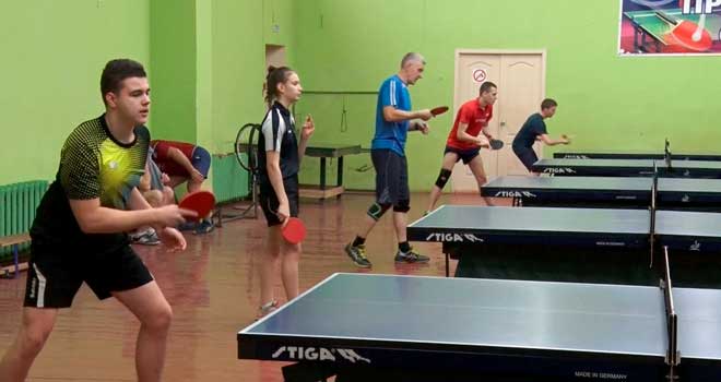 Бронзовые победители: наши спортсмены взяли награды на чемпионате Дзержинска по настольному теннису