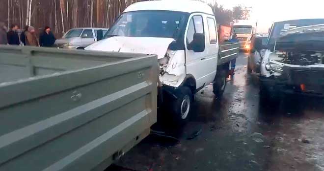 Шесть в ряд: массовая авария произошла в пригороде Дзержинска