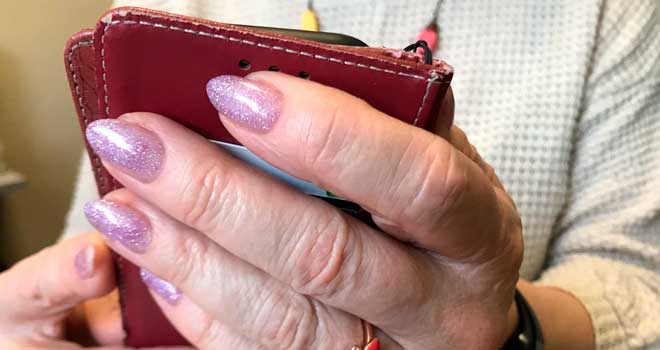 «Бедовые» дочки: одной и той же легендой мошенники выманивали деньги из доверчивых дзержинцев