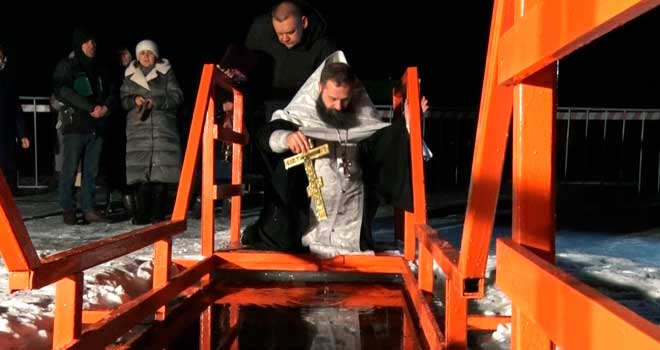 Очищение души: православные дзержинцы отметили Крещение Господне