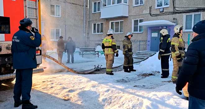 Одна в горящей квартире: девочка-подросток оказалась в огненной опасности в одном из домов Дзержинска