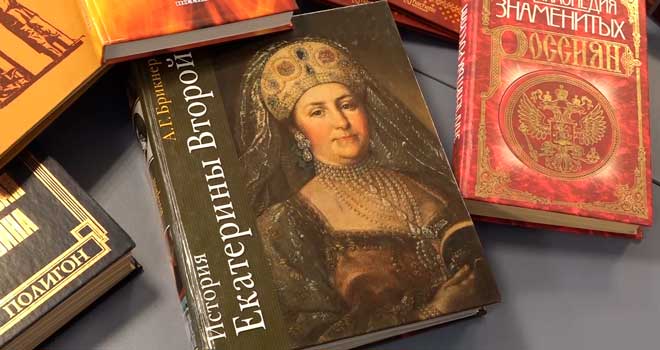 Дарите книги с любовью: дзержинские библиотеки присоединятся к общероссийской акции