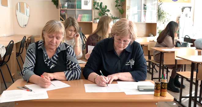 Сдаем вместе: родители школьников самостоятельно написали ЕГЭ в Дзержинске