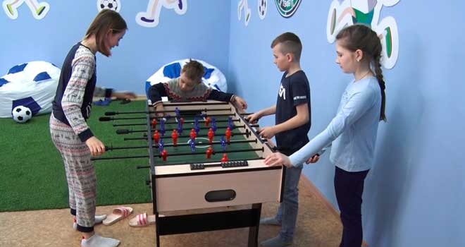 Позитивное выздоровление: в детской больнице Дзержинска открыли футбольную игровую комнату
