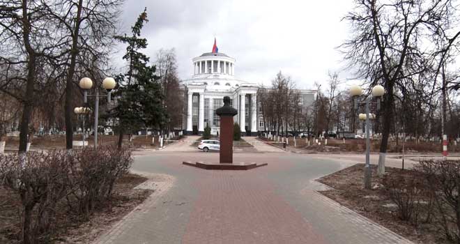 Прислушаться к каждому: общественное обсуждение будущего благоустройства сквера за ДКХ прошло в Дзержинске