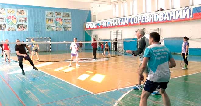 Ракетка и воланчик: организованные дзержинцами соревнования по бадминтону состоялись в Решетихе