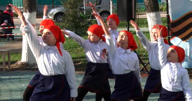 Учитель в солдатской шинели: литературно-музыкальную композицию покажут во дворах Дзержинска