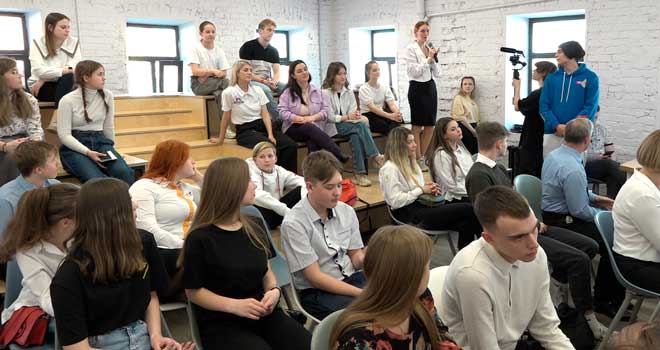 Классные встречи: председатель регионального Заксобрания встретился с нижегородскими школьниками