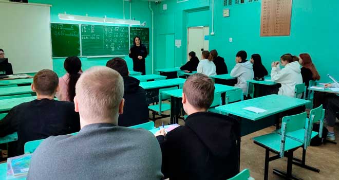 В рамках профилактики: дзержинские полицейские напомнили ребятам об опасности распространения наркотиков