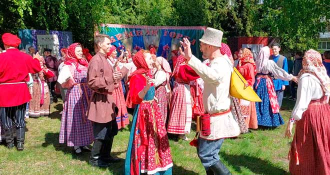 Красная горка: фольклорно-этнографический фестиваль состоялся в Ильиногорске
