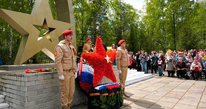 Вечная память: гражданская панихида прошла на Старом кладбище в Дзержинске в День Победы