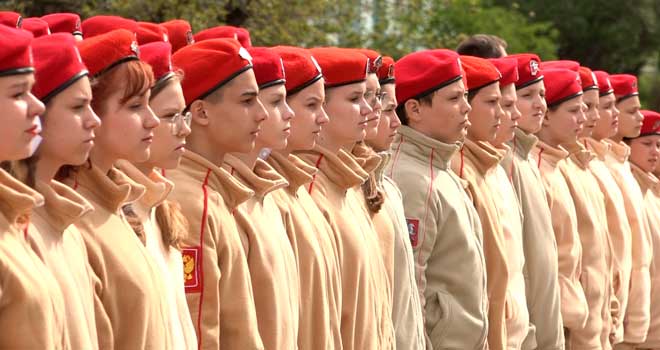 Торжественно и празднично: 52 школьника пополнили ряды «Юнармии» в Дзержинске