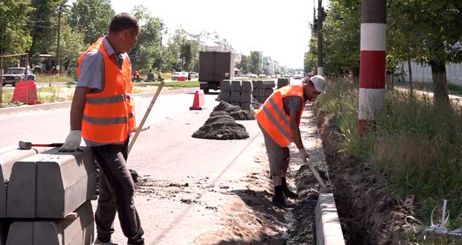 Приводят в порядок: работы по капитальному ремонту дорог и тротуаров ведутся в Дзержинске