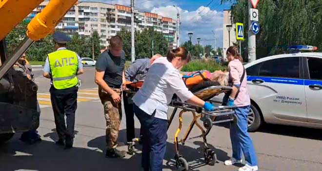 Наезд тяжеловеса: женщина угодила под колёса спецтехники на одной из улиц Дзержинска