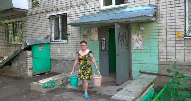 Коммунальная катастрофа: жители одной из дзержинских квартир страдают от наплыва нечистот