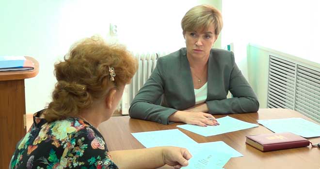 Убрать сгоревшую почту и построить переход: жители городских поселков озвучили свои просьбы на приеме у дзержинских депутатов